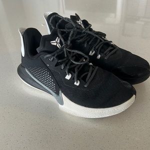 Nike Kobe Mamba Fury Size 7 Black/White/Grey Basketball Shoes